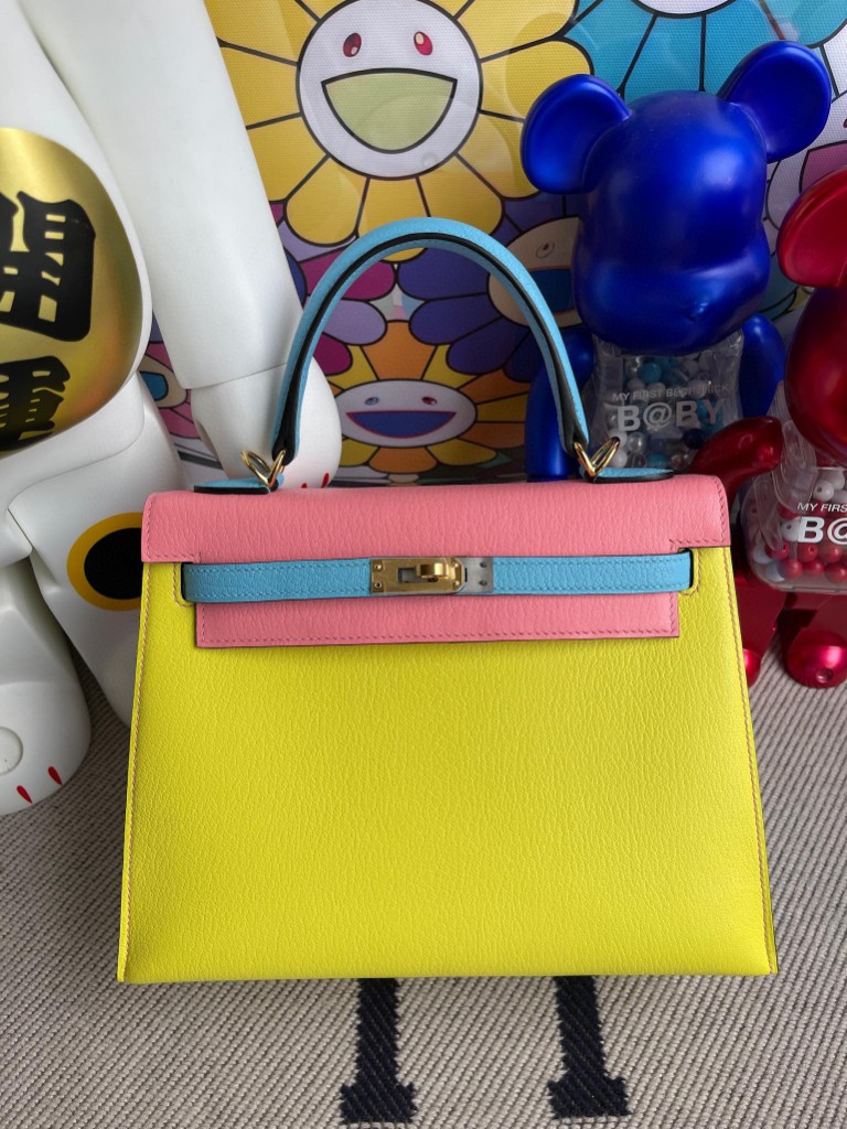 Hermès（爱马仕）Kelly 凯莉包 山羊皮 Chevre 鹅蛋黄 拼 糖果蓝 拼 奶昔粉 金扣 马蹄印 25cm