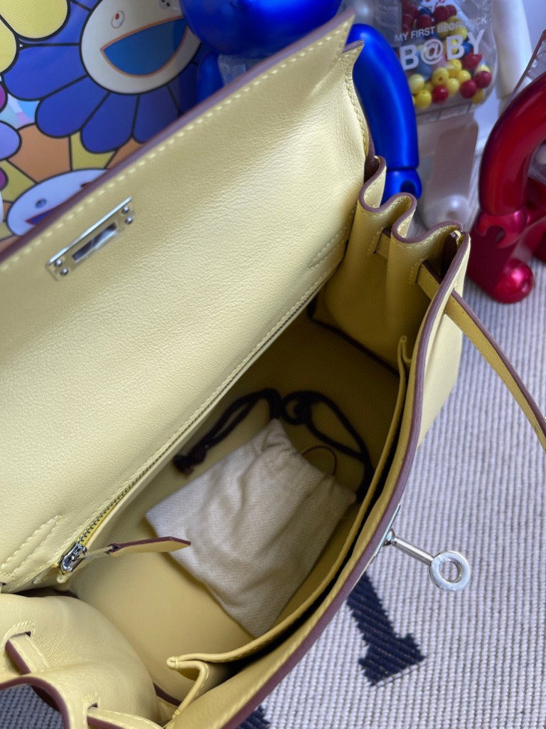 Hermès(爱马仕)Kelly 凯莉包 Swift 1Z 小鸡黄 银扣 25cm 顶级手缝 定制-拉尔森鳄鱼皮具定制 - 爱马仕包包官网 Hermès(爱马仕)Kelly 凯莉包 Swift 1Z 小鸡黄 银扣 25cm 顶级手缝 定制