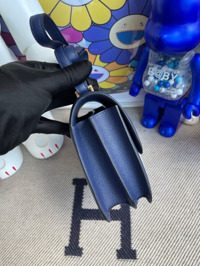 Hermès（爱马仕）Constance 空姐包 Epsom 原厂掌纹皮 宝石蓝 Blue saphir 金扣 18cm 顶级手缝