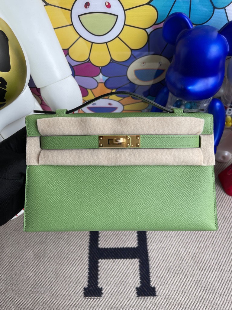 Hermès（爱马仕）Mini pochette Epsom 原厂掌纹皮 3I 牛油果绿 金扣 22cm 手拿包 晚宴包