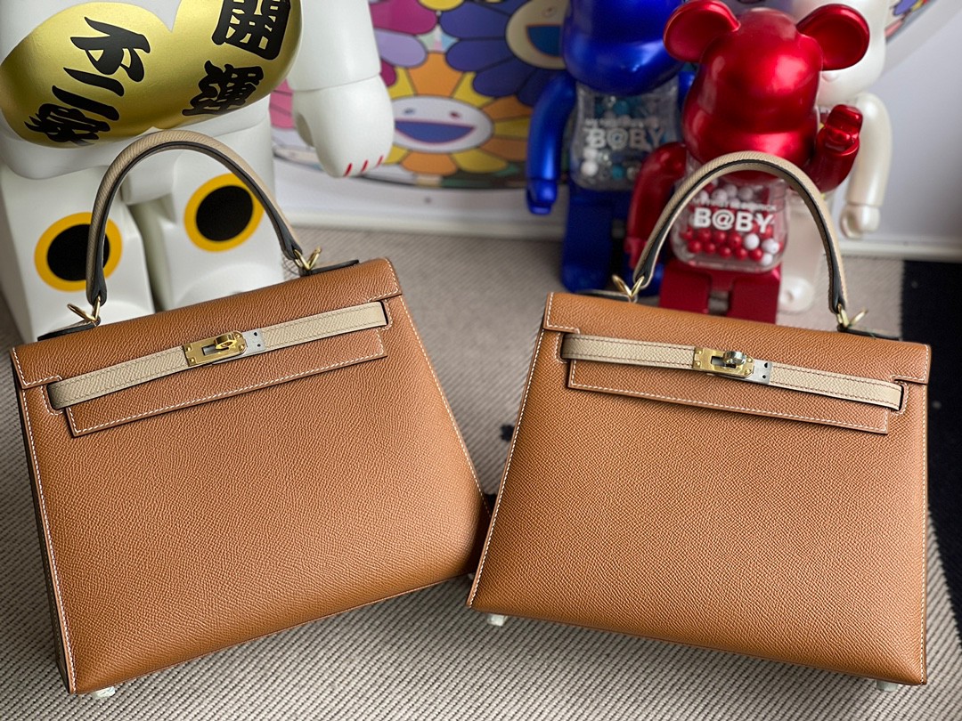 Hermès(爱马仕)Kelly 凯莉包 Epsom 原厂掌纹皮 ck37 金棕色 拼 S2 风衣灰 金扣 25cm 马蹄印 顶级手缝-拉尔森鳄鱼皮具定制 - 爱马仕包包官网 Hermès(爱马仕)Kelly 凯莉包 Epsom 原厂掌纹皮 ck37 金棕色 拼 S2 风衣灰 金扣 25cm 马蹄印 顶级手缝
