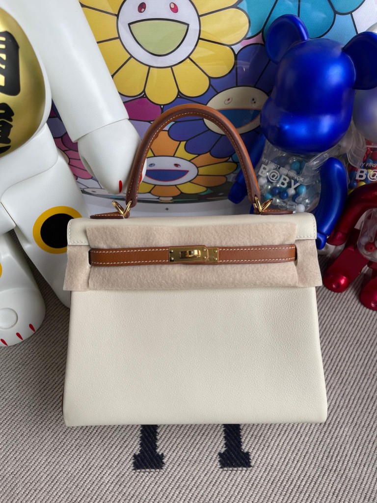 Hermès（爱马仕）Kelly 凯莉包 Swift ck10 奶昔白 拼 金棕色 25cm 金扣 马蹄印 顶级手缝