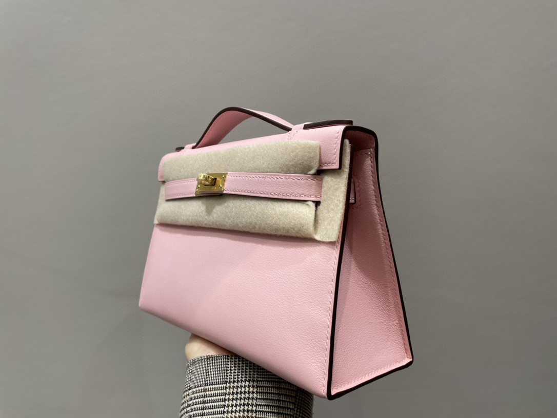 Hermès（爱马仕）Mini pochette Swift 3Q粉 芭比粉 金扣 22cm 手拿包 晚宴包