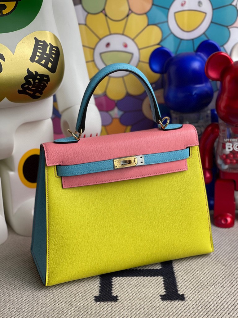 Hermès（爱马仕）Kelly 凯莉包 山羊皮 Chevre 鹅蛋黄 拼 糖果蓝 拼 奶昔粉 金扣 马蹄印 25cm
