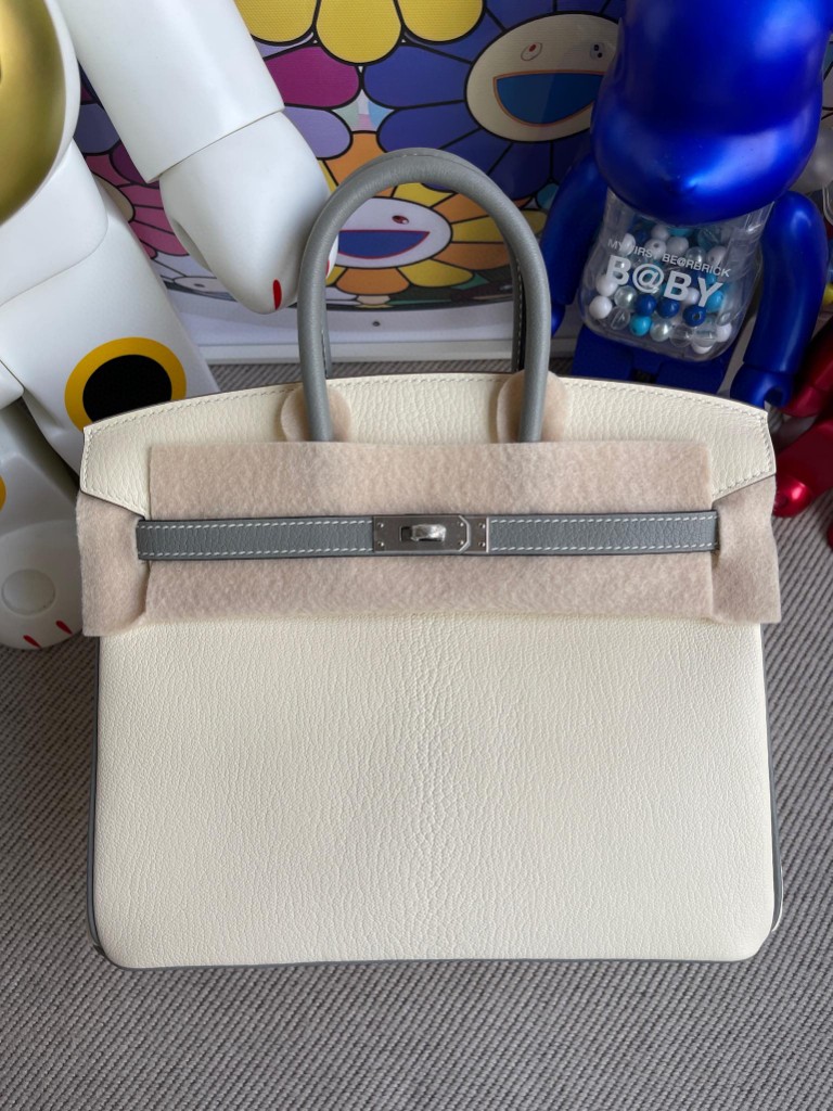 Hermès（爱马仕）Birkin 铂金包 Chevre 山羊皮 奶白 拼 杏绿色 磨砂银扣 马蹄印 25cm 顶级手缝