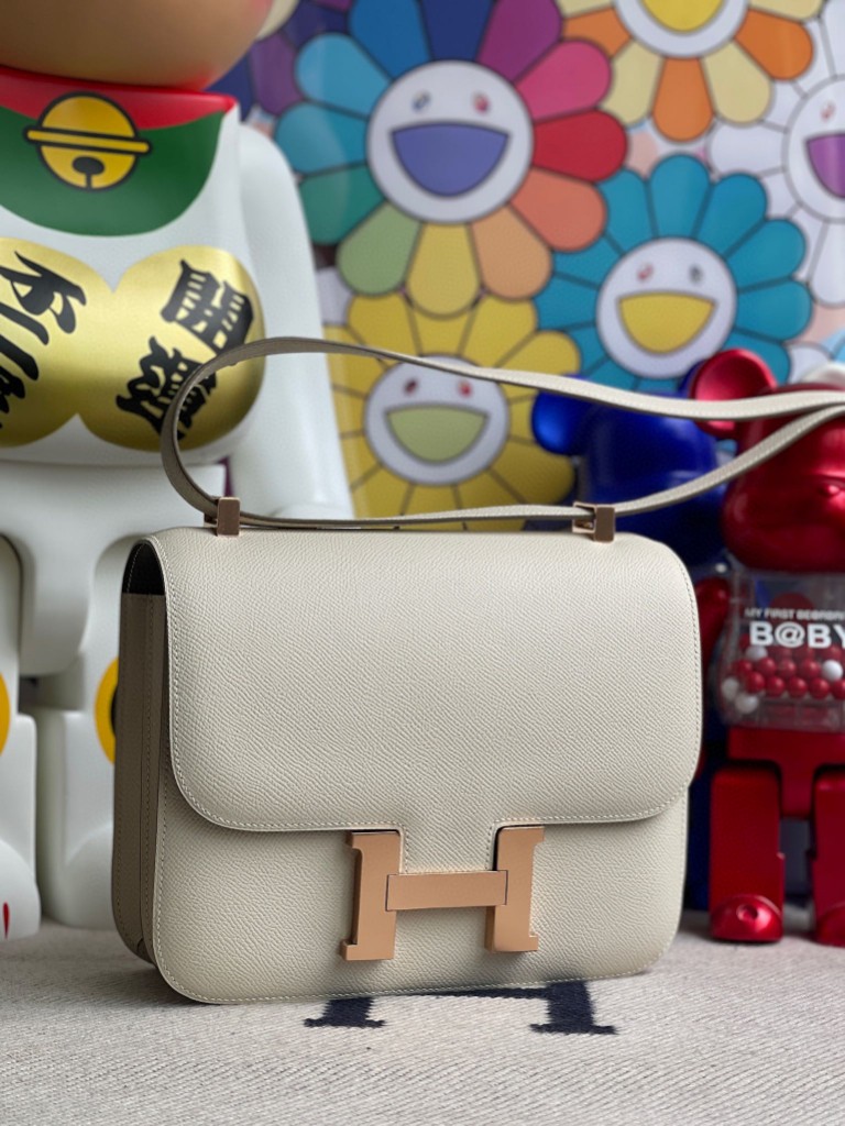 Hermès（爱马仕）Constance 空姐包 Epsom 原厂掌纹皮 ck10 奶昔白 内拼 锡器灰 玫瑰金扣 马蹄印 24cm