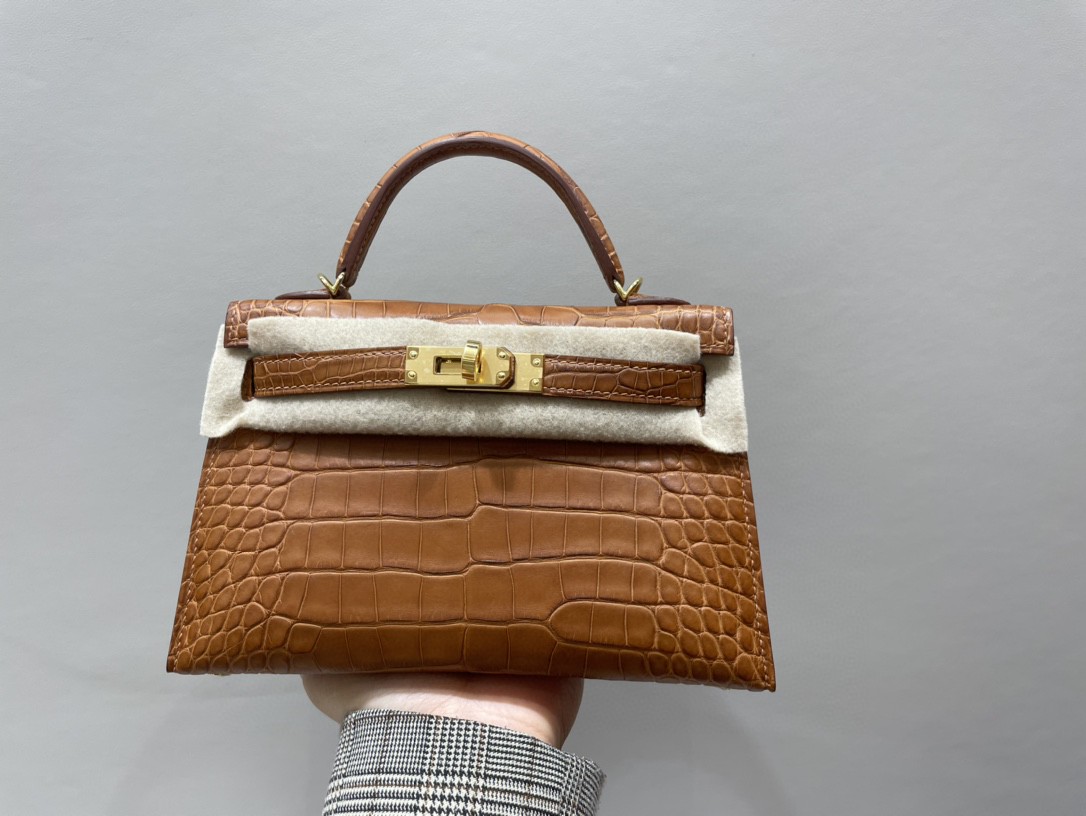 Hermès（爱马仕）Mini kelly ll Alligator matt 雾面鳄鱼 马鞍棕 金扣 顶级手缝 现货