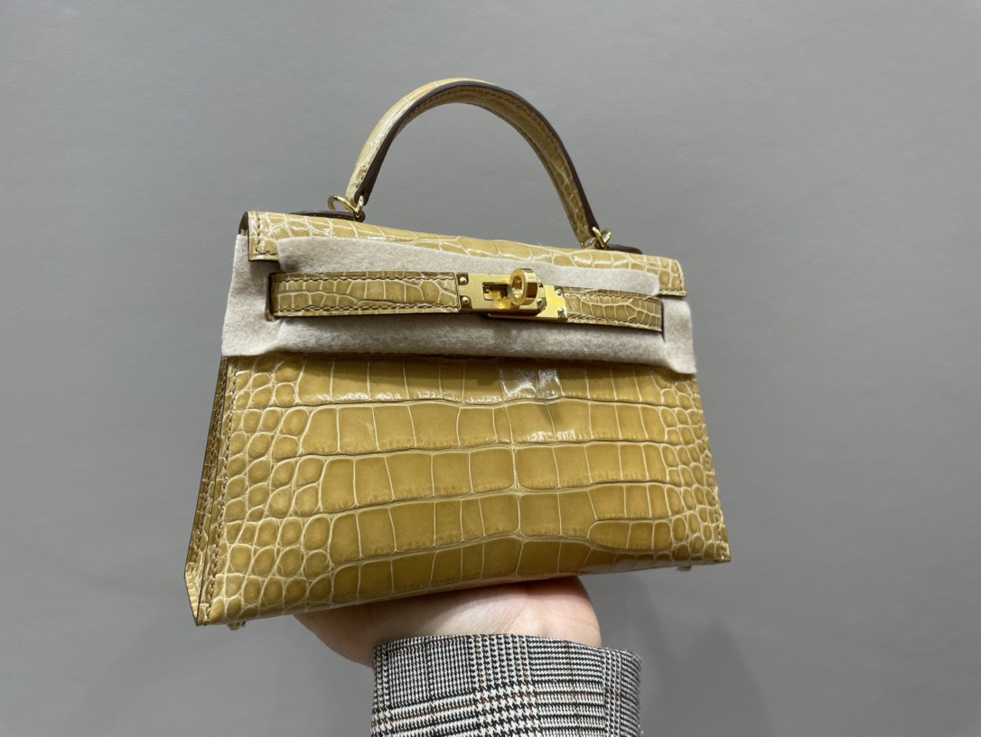 Hermès（爱马仕）Mini kelly ll Alligator shiny 亮面鳄鱼 杏黄 金扣 顶级手缝 现货