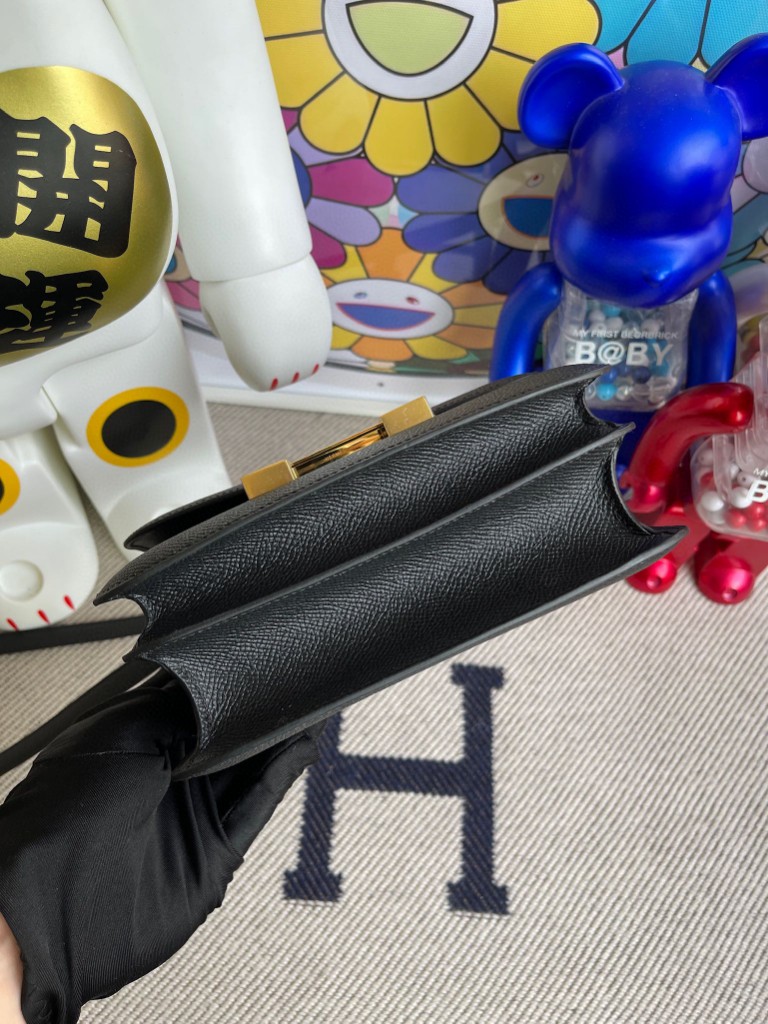 Hermès（爱马仕）Constance 空姐包 Epsom 原厂掌纹皮 ck89 黑色 Noir 金扣 18cm 顶级手缝