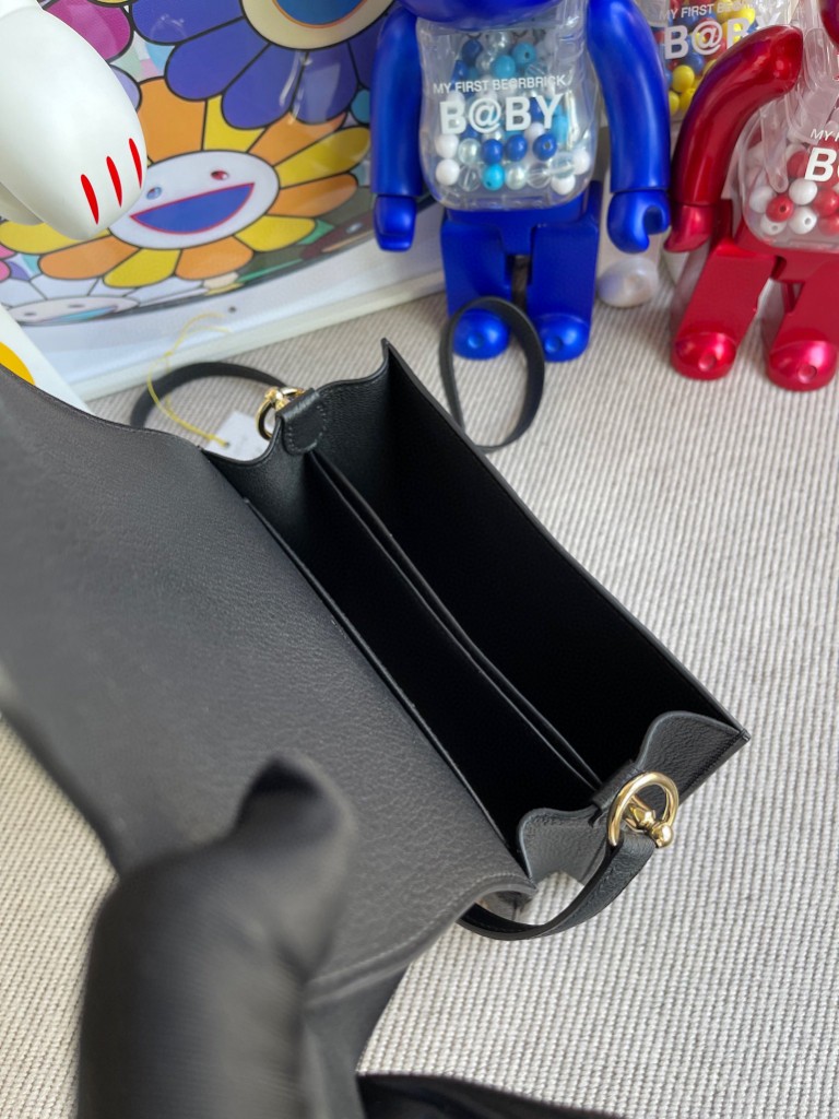 Hermès（爱马仕）Roulis 猪鼻子 Chevre 山羊皮 ck89 黑色 Noir 浅金色 18cm 顶级手缝