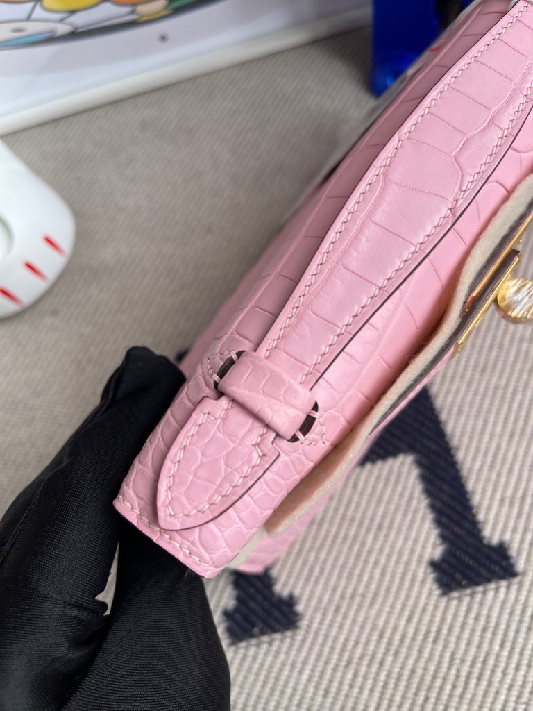 Hermès（爱马仕）Mini kelly pochette alligator matt 雾面鳄鱼 3Q粉 金扣 22cm 顶级手缝 手拿包 晚宴包