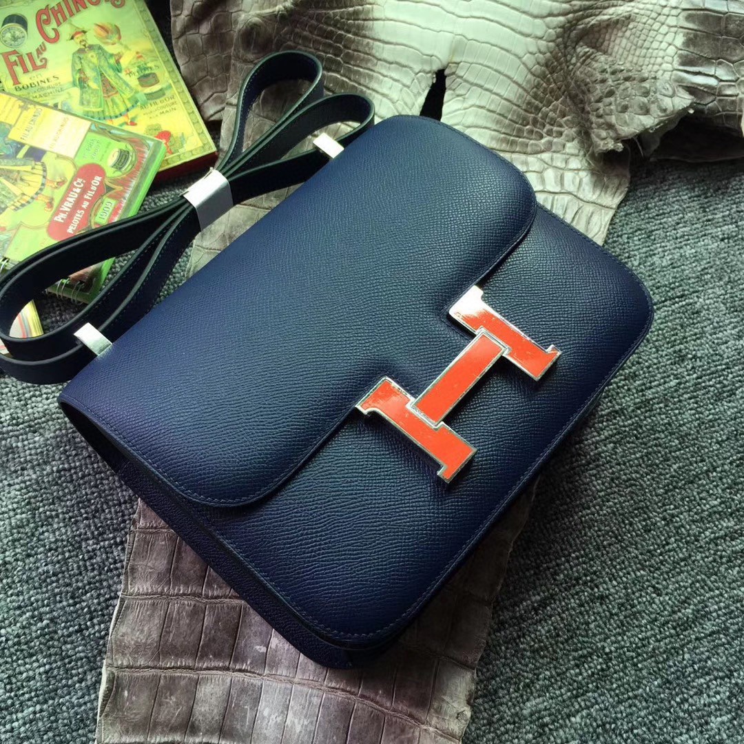 Hermès（爱马仕）Constance 空姐包 Epsom 原厂掌纹 73 宝石蓝 拼 8v 橘珐 琅扣 19cm 现货