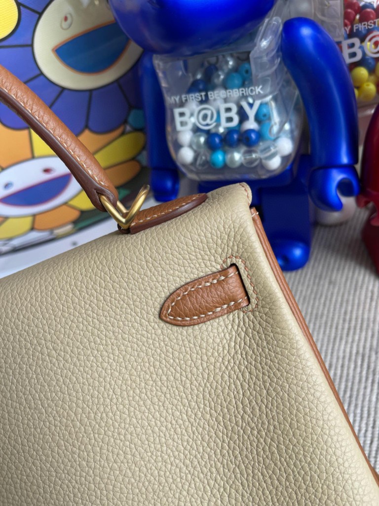Hermès（爱马仕）Kelly 凯莉包 原厂小牛皮 togo 风衣灰金棕色 金扣 25cm 马蹄印 顶级手缝