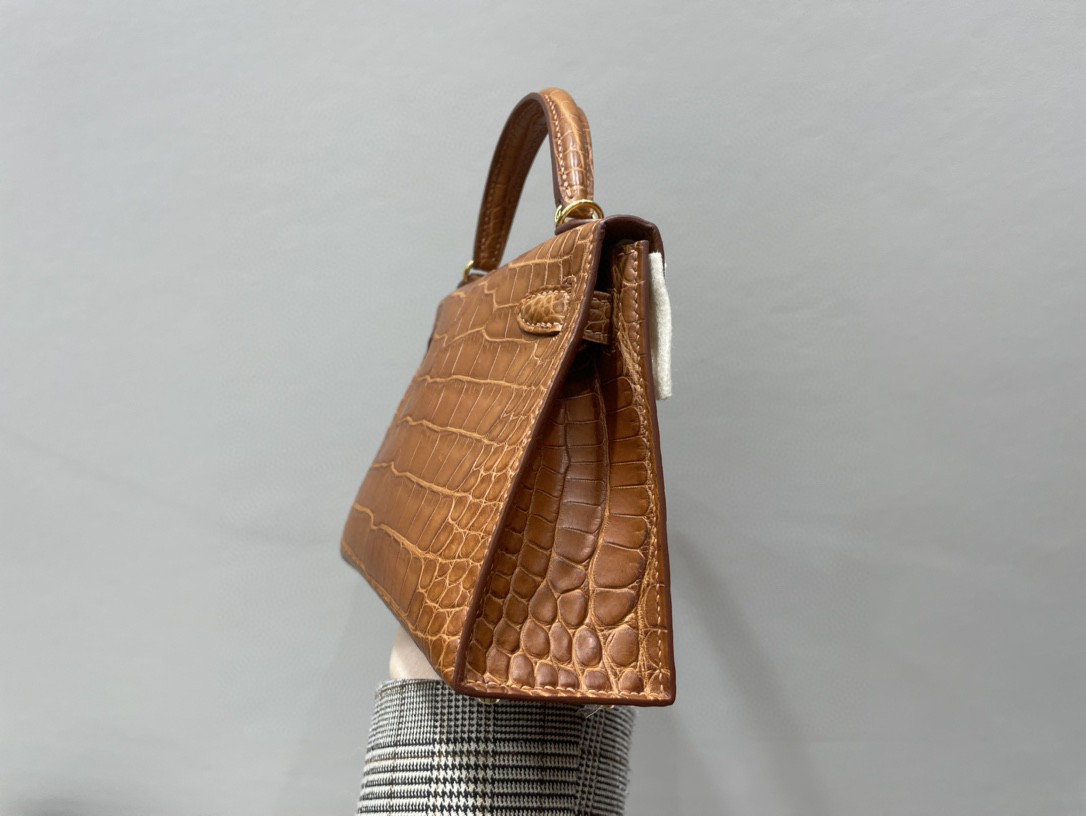 Hermès（爱马仕）Mini kelly ll Alligator matt 雾面鳄鱼 马鞍棕 金扣 顶级手缝 现货