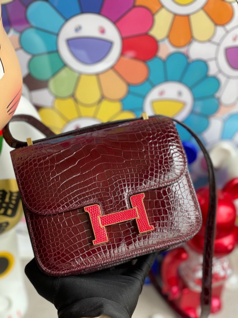 Hermès（爱马仕）Constance 空姐包 波尔多酒红 Alligator shiny 亮面鳄鱼 蜥蜴扣 金扣 18cm 顶级手缝 定制
