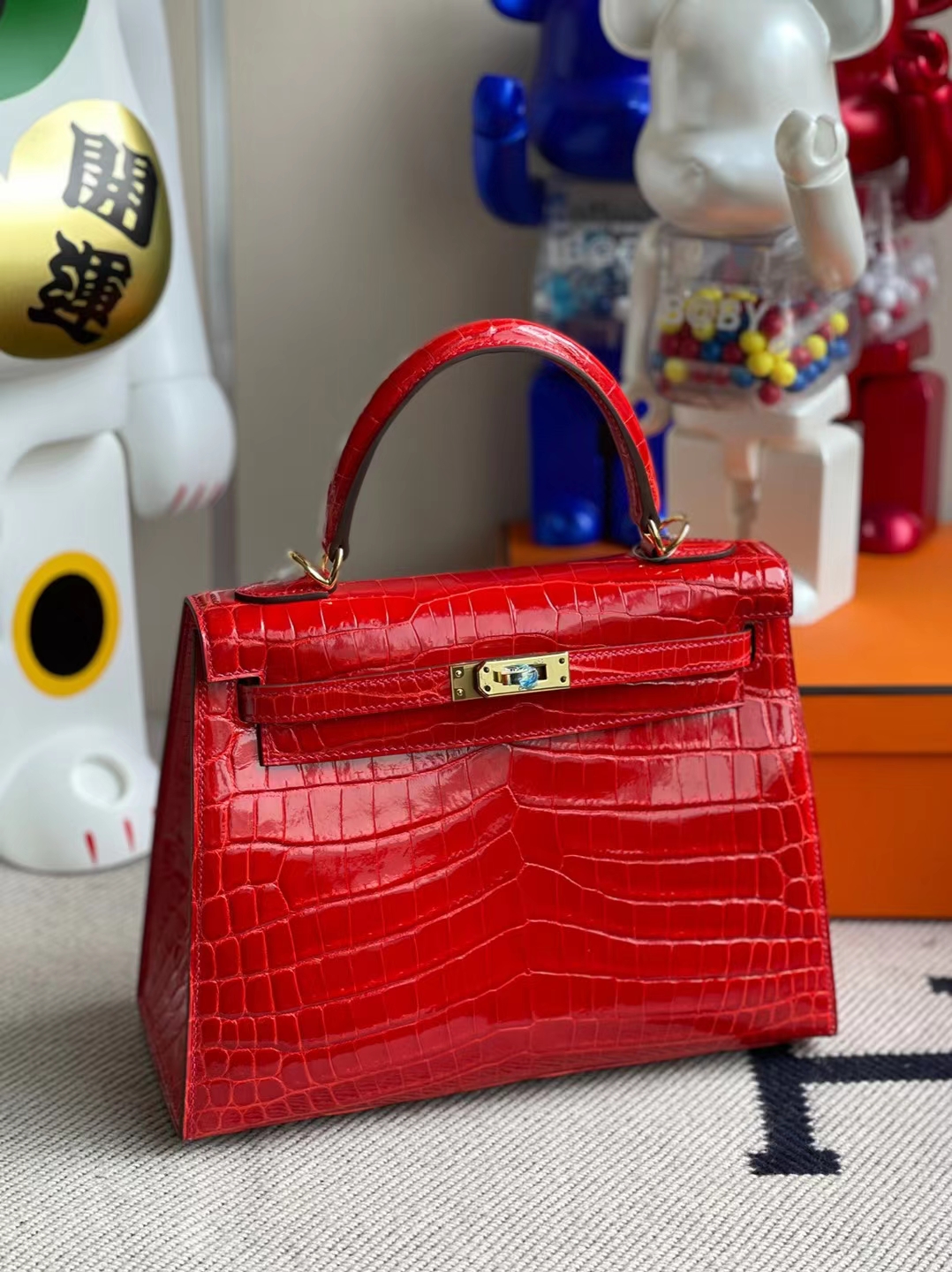 Hermès（爱马仕）Kelly 凯莉包 亮面尼罗鳄 ck95 法拉利红 金扣 25cm