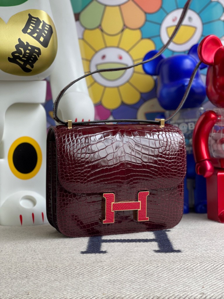 Hermès（爱马仕）Constance 空姐包 波尔多酒红 Alligator shiny 亮面鳄鱼 蜥蜴扣 金扣 18cm 顶级手缝 定制