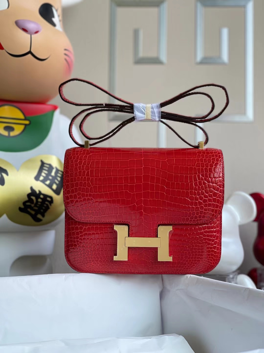 Hermès（爱马仕）Constance 空姐包 亮面倒v澳洲湾鳄 ck95 法拉利红 金扣 19cm