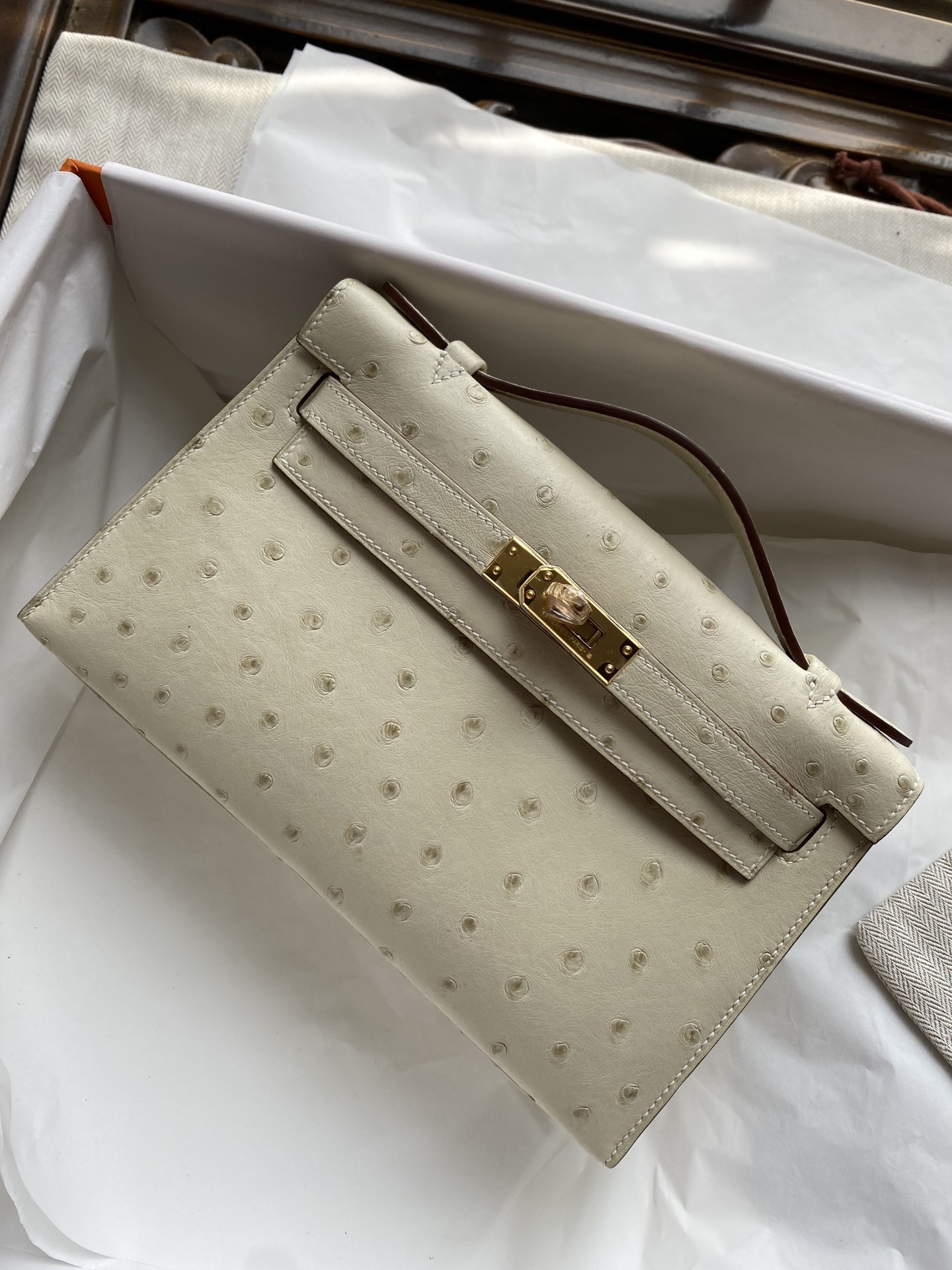 Hermès（爱马仕）Mini kelly pochette Ostrich kk鸵鸟 8U 冰川灰 银扣 22cm 晚宴包