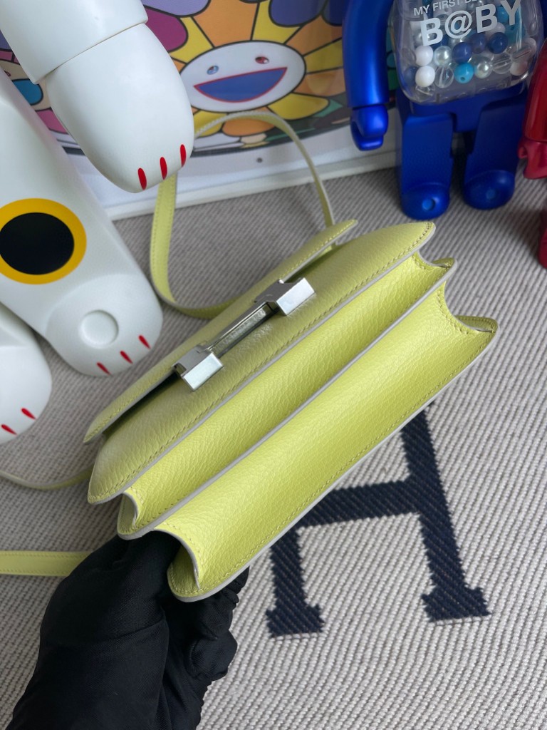Hermès（爱马仕）Constance 康斯坦斯 山羊皮 Chevre R9 嫩芽黄 银扣 18cm 顶级手缝