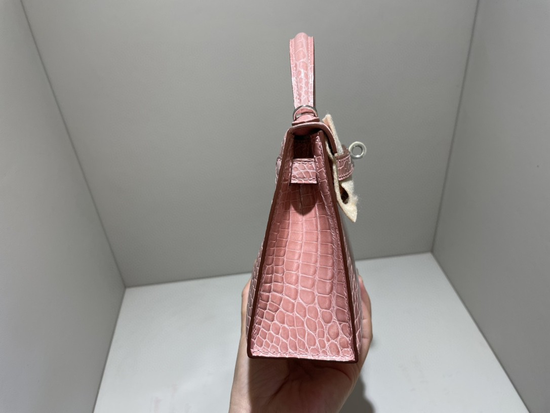 Hermès（爱马仕）Mini kelly ll Alligator shiny 亮面鳄鱼 1Q 奶昔粉 银扣 顶级手缝 现货