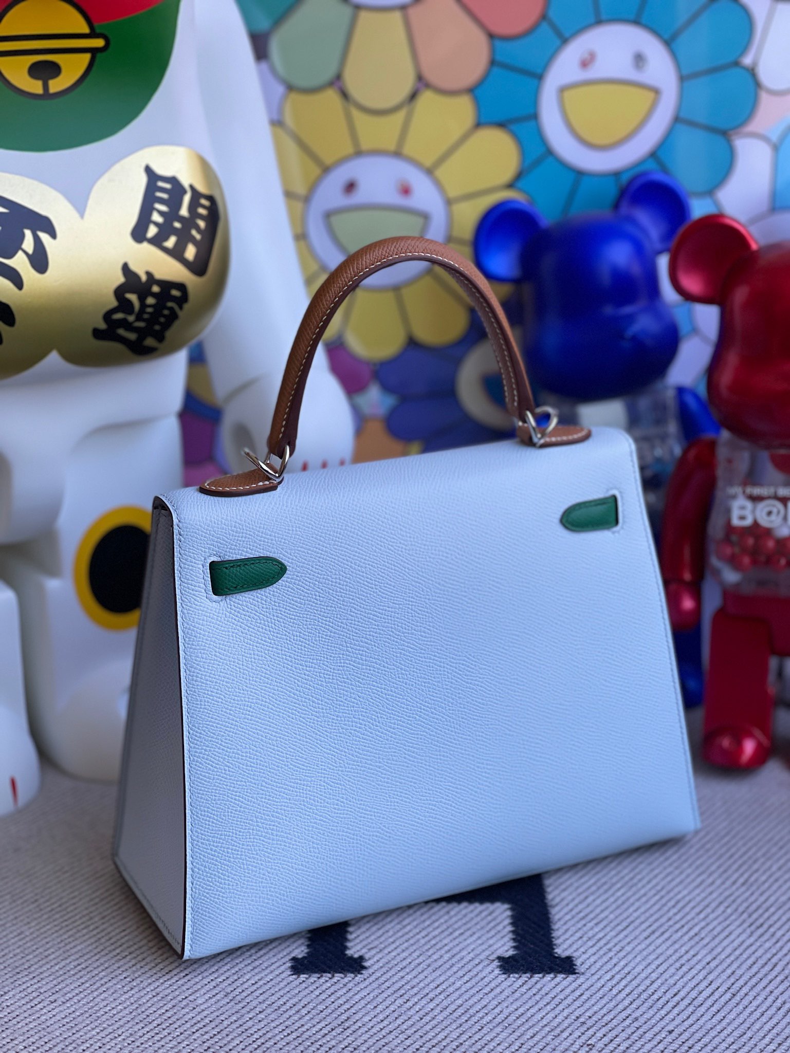 Hermès（爱马仕）Kelly 凯莉包 Epsom 原厂掌纹皮 雾蓝色 拼 丝绒绿 拼 金棕 银扣 25cm 马蹄印 顶级手缝