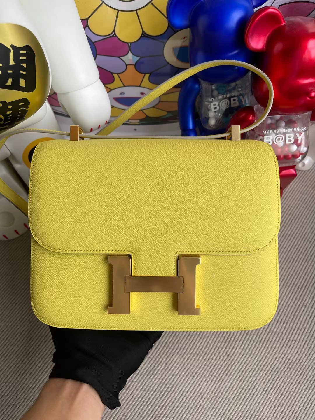 Hermès(爱马仕)Constance 空姐包 Epsom 鹅蛋黄 金扣 24cm-拉尔森鳄鱼皮具定制 - 爱马仕包包官网 Hermès(爱马仕)Constance 空姐包 Epsom 鹅蛋黄 金扣 24cm