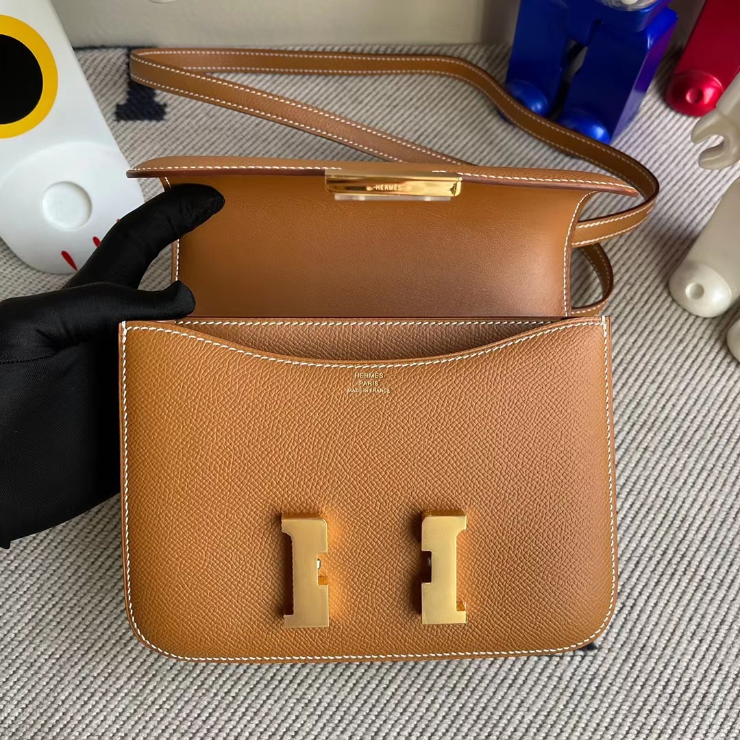 Hermès（爱马仕）Constance 空姐包 Epsom ck37 金棕色 金扣 19cm