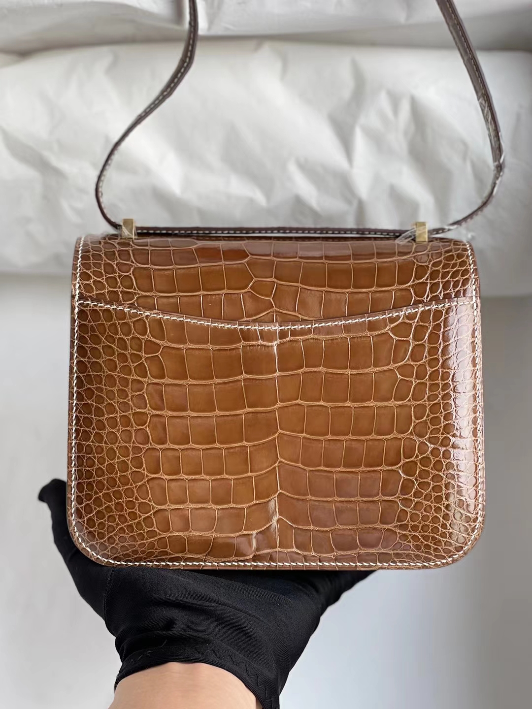 Hermès（爱马仕）Constance 康斯坦斯 亮面美洲鳄 Ck17 烟草色 金扣 19cm 顶级工艺 全手工缝制