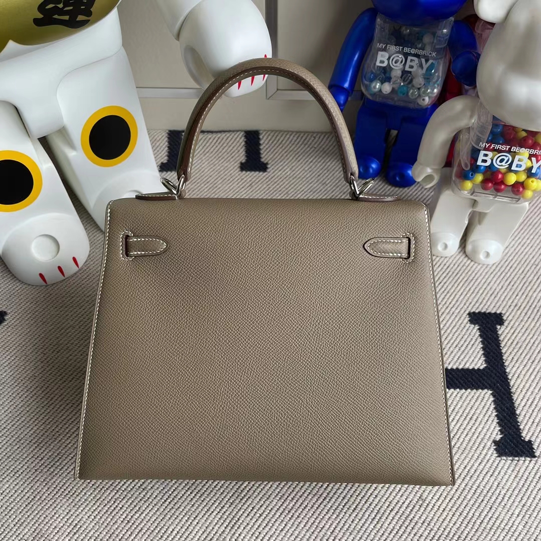 Hermès(爱马仕)Kelly 凯莉包 Epsom ck18 大象灰 etoupe 顶级工艺 全手工缝制 银扣 25cm-拉尔森鳄鱼皮具定制 - 爱马仕包包官网 Hermès(爱马仕)Kelly 凯莉包 Epsom ck18 大象灰 etoupe 顶级工艺 全手工缝制 银扣 25cm