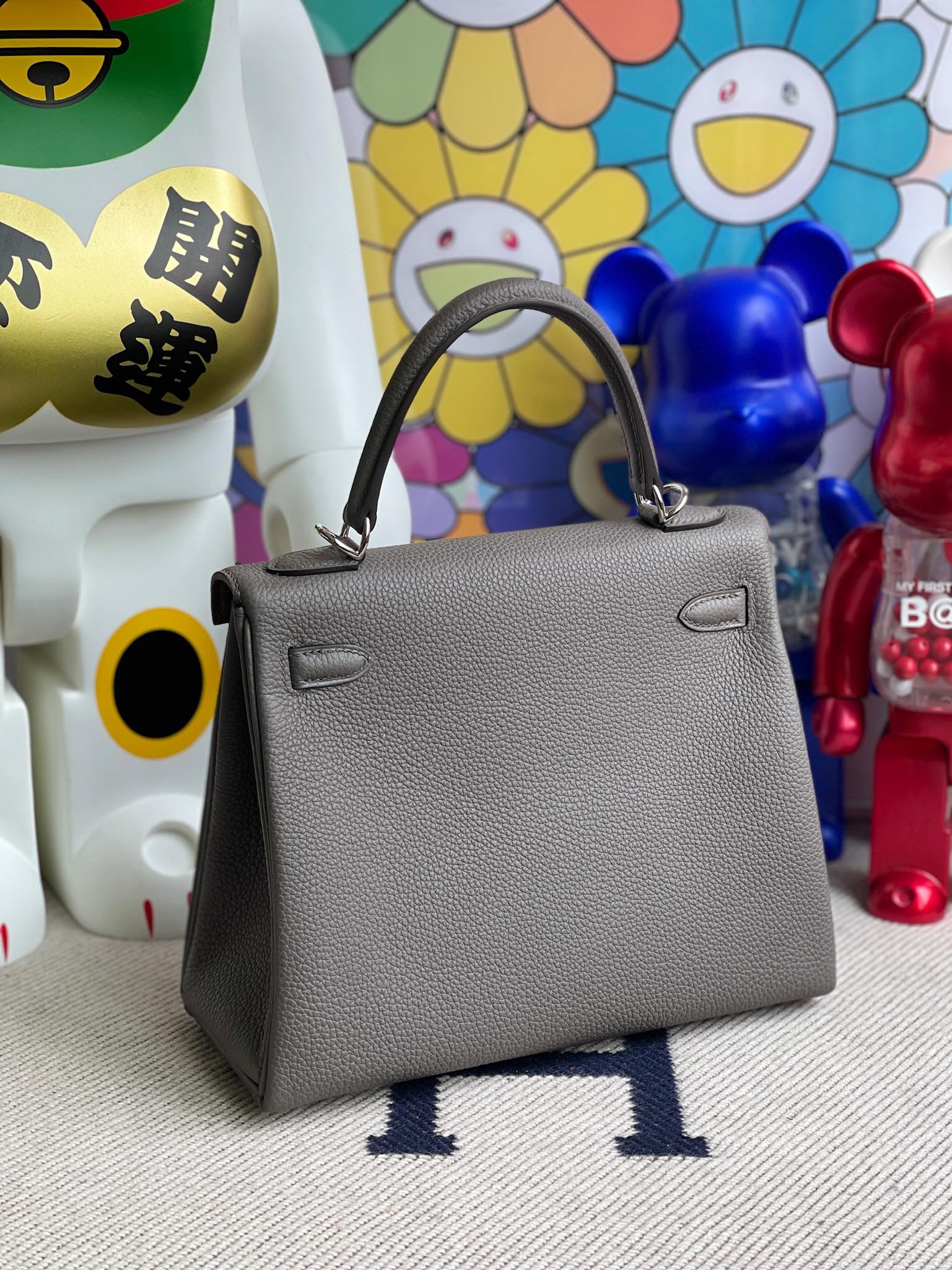 Hermès(爱马仕)Kelly 凯莉包 原厂小牛皮 togo 8F 锡器灰 Etain 银扣 25cm 顶级手缝-拉尔森鳄鱼皮具定制 - 爱马仕包包官网 Hermès(爱马仕)Kelly 凯莉包 原厂小牛皮 togo 8F 锡器灰 Etain 银扣 25cm 顶级手缝