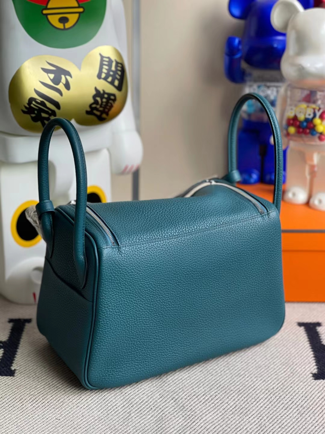 Hermès(爱马仕)Lindy 琳迪包 Clemence W0 博斯普鲁斯绿 顶级工艺 全手工缝制 银扣 26cm-拉尔森鳄鱼皮具定制 - 爱马仕包包官网 Hermès(爱马仕)Lindy 琳迪包 Clemence W0 博斯普鲁斯绿 顶级工艺 全手工缝制 银扣 26cm