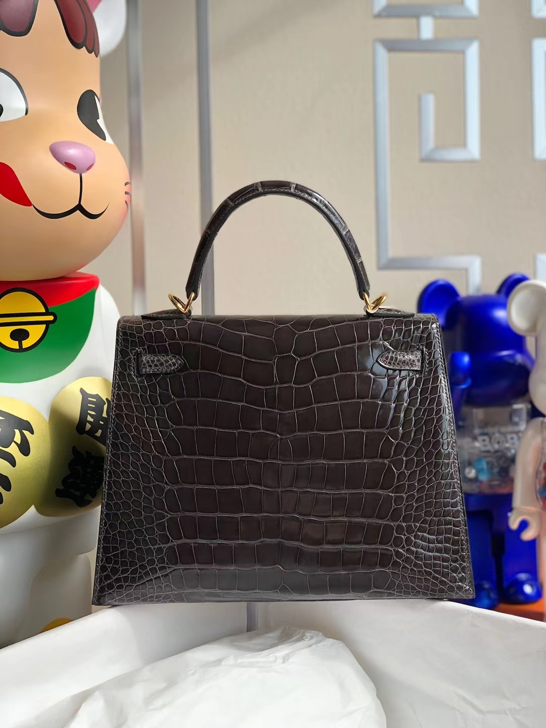 Hermès(爱马仕)Kelly 凯莉包 亮面尼罗鳄 ck88 石墨灰 金扣 25cm-拉尔森鳄鱼皮具定制 - 爱马仕包包官网 Hermès(爱马仕)Kelly 凯莉包 亮面尼罗鳄 ck88 石墨灰 金扣 25cm