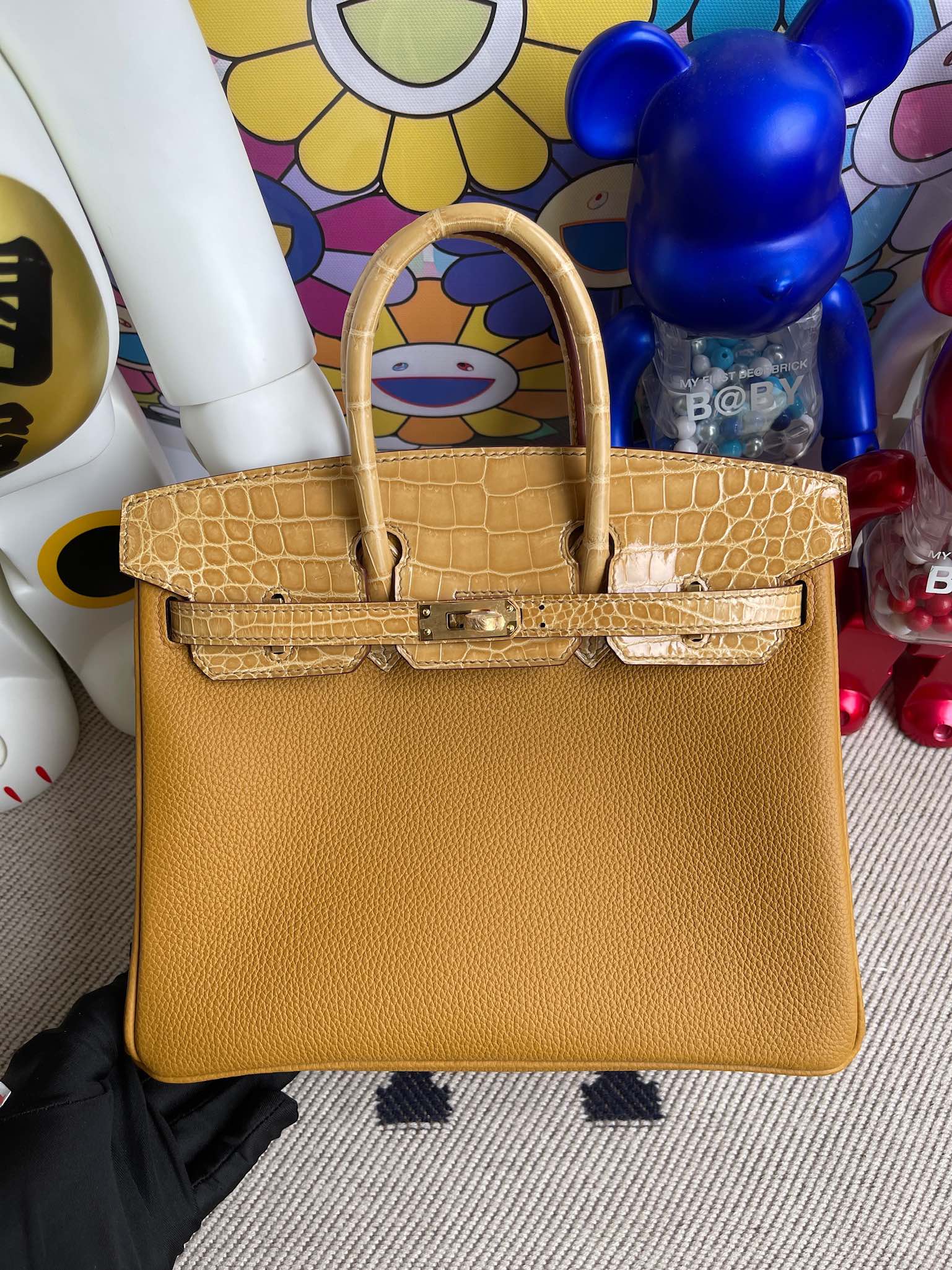 Hermès（爱马仕）Touch 系列 Birkin 铂金包 芝麻色拼杏色 亮面鳄鱼 金扣 25cm 顶级手缝
