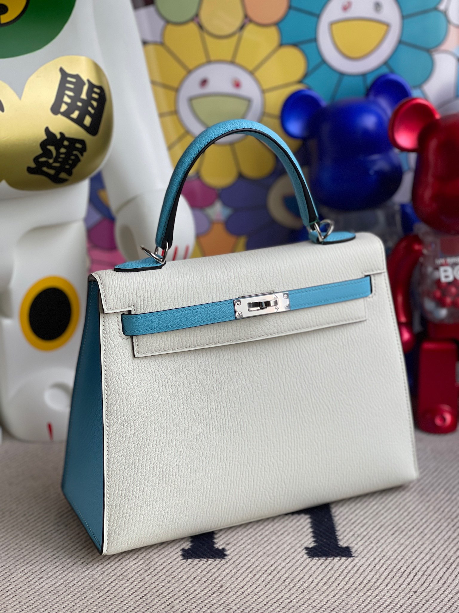Hermès（爱马仕）Kelly 凯莉包 山羊皮 Chevre 纯白 拼 糖果蓝 银扣 马蹄印 25cm 定制