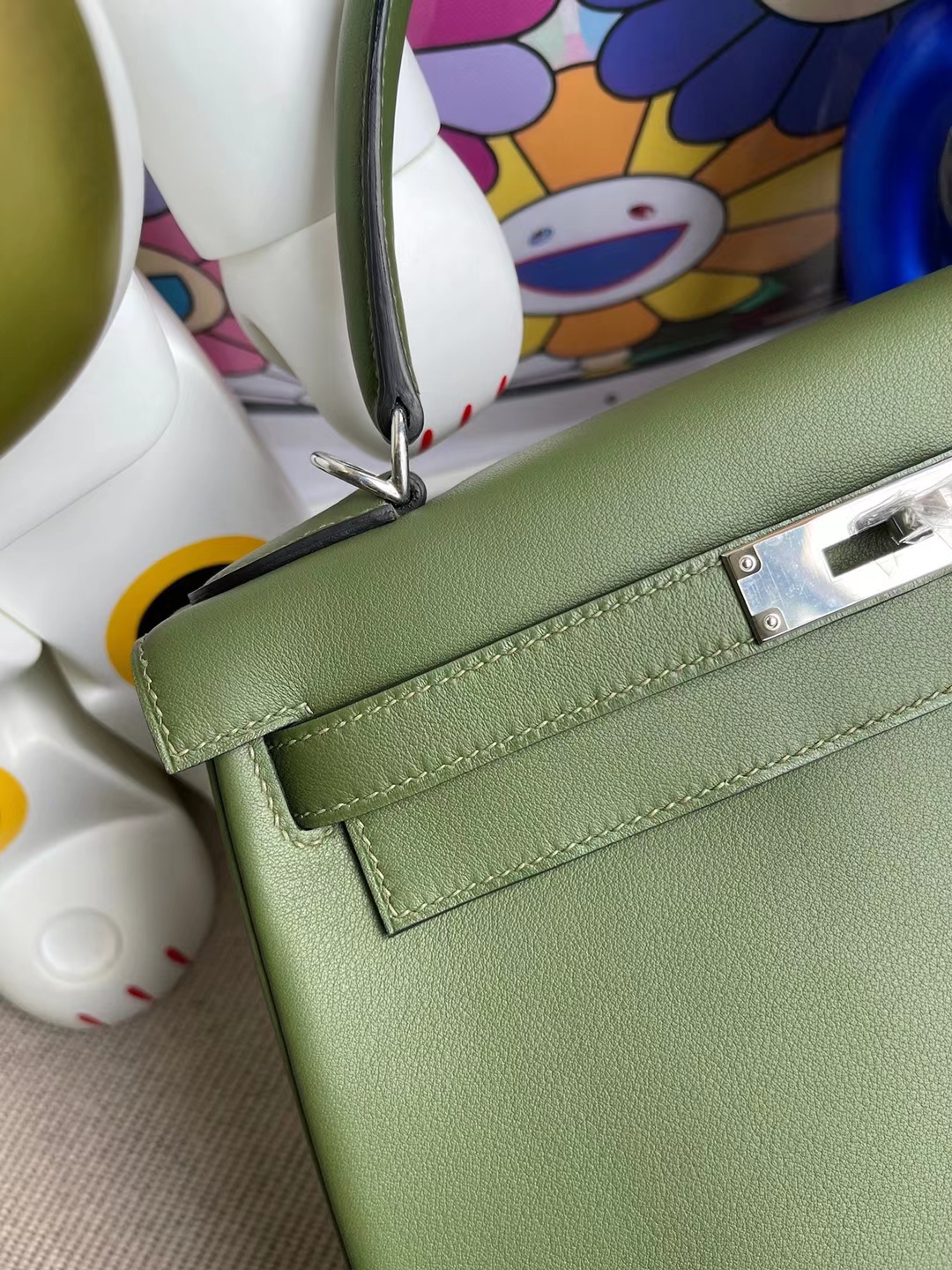 Hermès(爱马仕)Kelly 凯莉包 Swift 进口平纹皮 V6 丛林绿 全手工缝制 银扣 28cm 定制-拉尔森鳄鱼皮具定制 - 爱马仕包包官网 Hermès(爱马仕)Kelly 凯莉包 Swift 进口平纹皮 V6 丛林绿 全手工缝制 银扣 28cm 定制