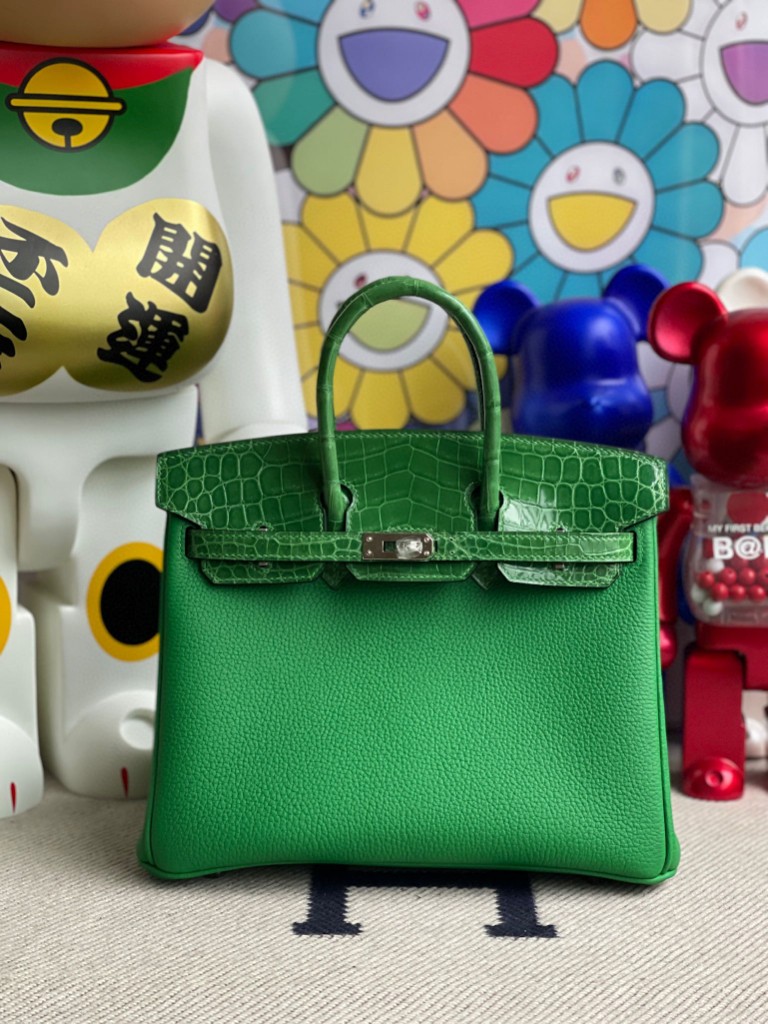Hermès（爱马仕）Birkin Touch 系列 竹子绿 鳄鱼皮 银扣 25cm 顶级手缝