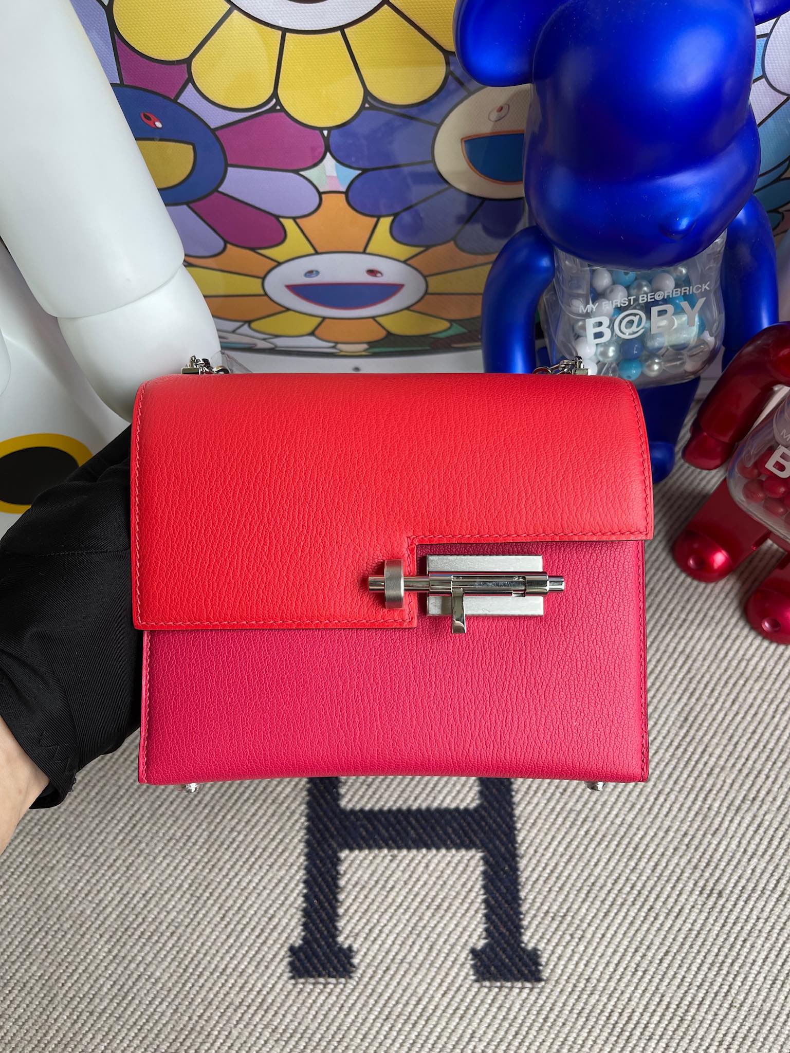Hermès（爱马仕）Verrou 机枪包 chevre 山羊皮 心红色 拼 极致粉 银扣 17cm 顶级手缝