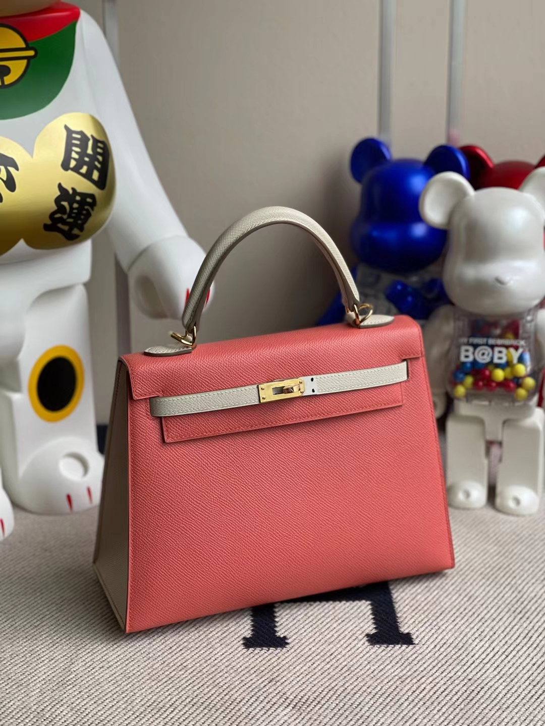 Hermès（爱马仕）Kelly 凯莉包 Epsom 龙虾粉 拼 奶昔白 金扣 25cm