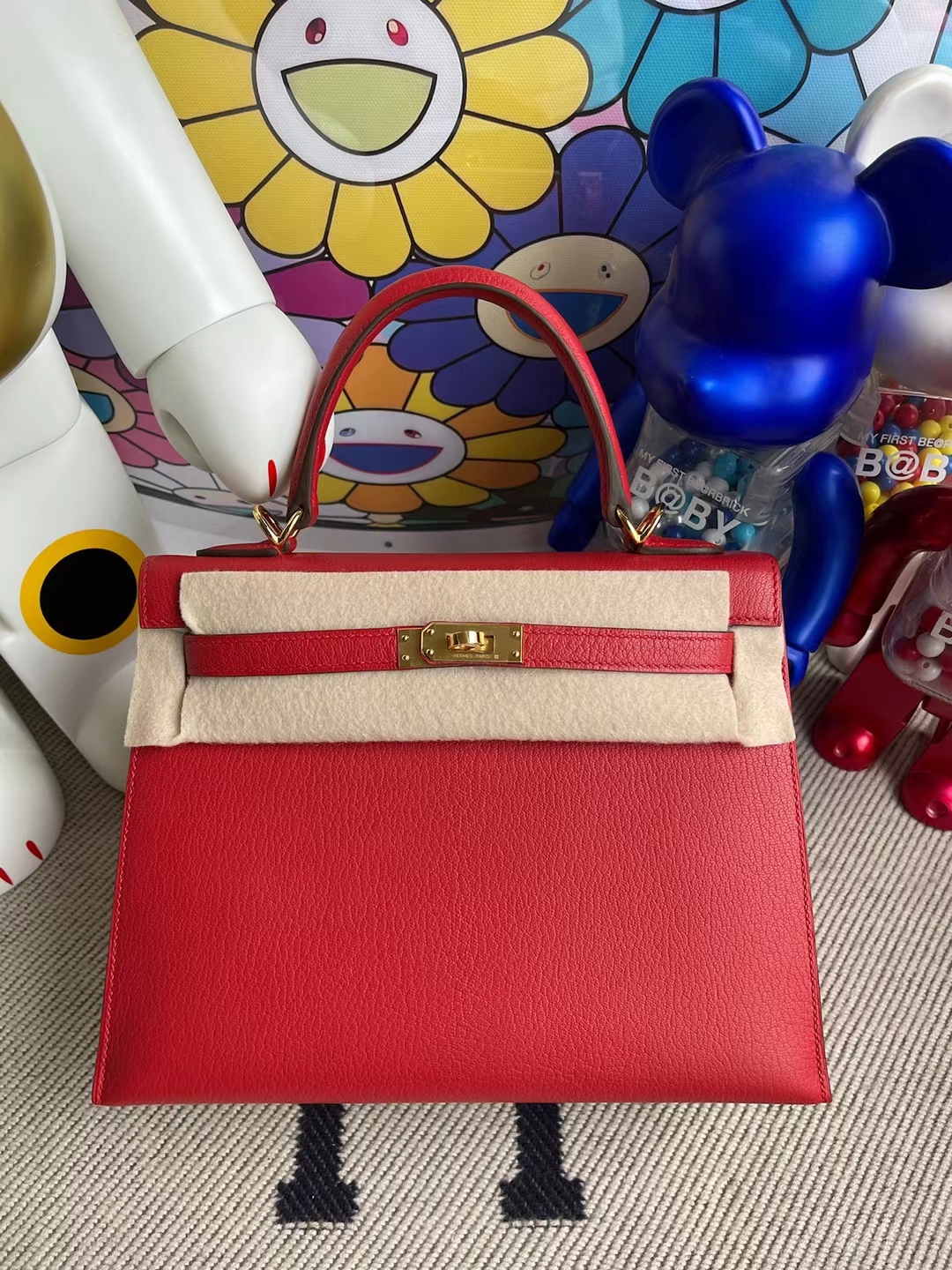 Hermès(爱马仕)Kelly 凯莉包 Chevre Q5 国旗红 Rouge Cassque 金扣 25cm-拉尔森鳄鱼皮具定制 - 爱马仕包包官网 Hermès(爱马仕)Kelly 凯莉包 Chevre Q5 国旗红 Rouge Cassque 金扣 25cm
