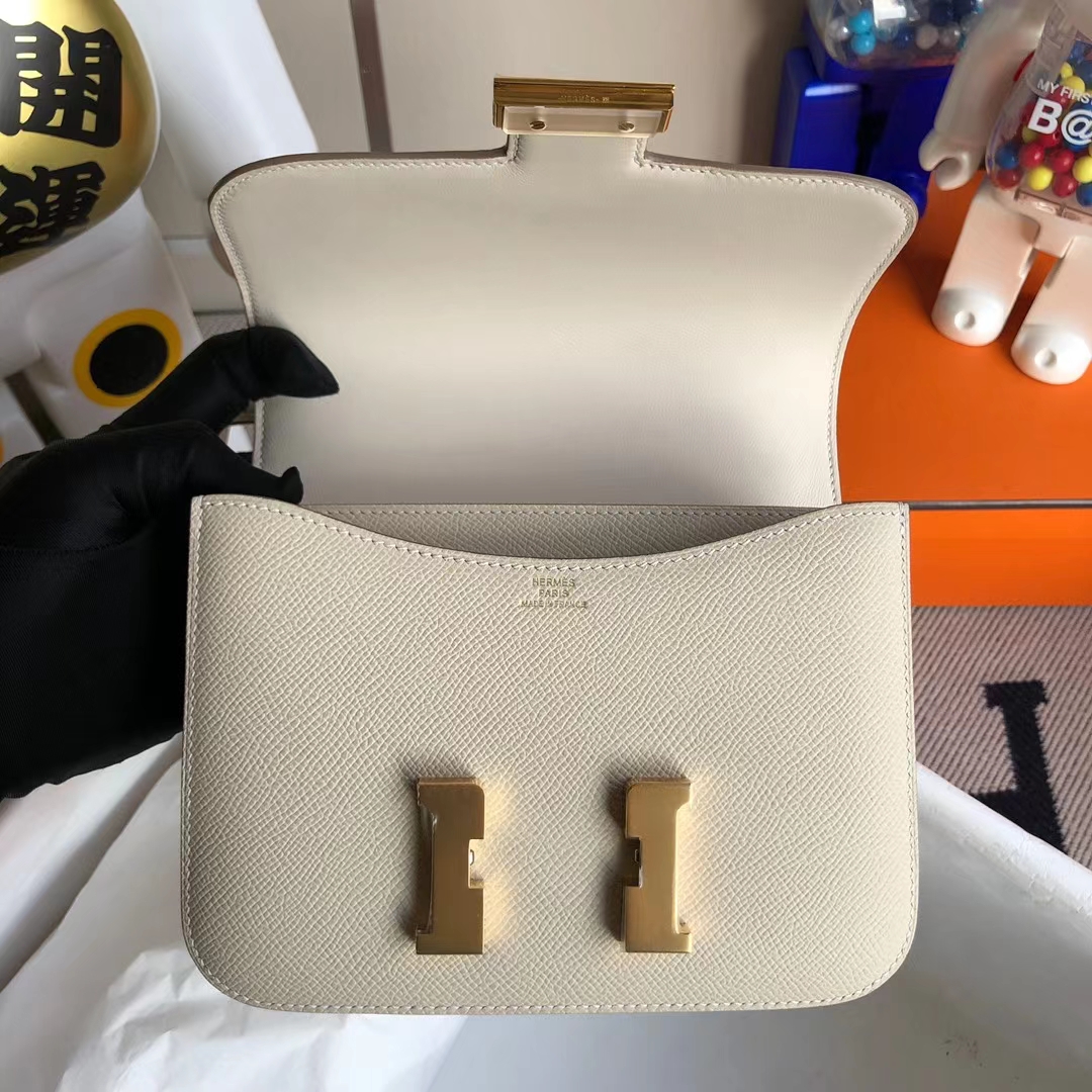 Hermès（爱马仕）Constance 空姐包 Epsom ck10 奶昔白 金扣 19cm