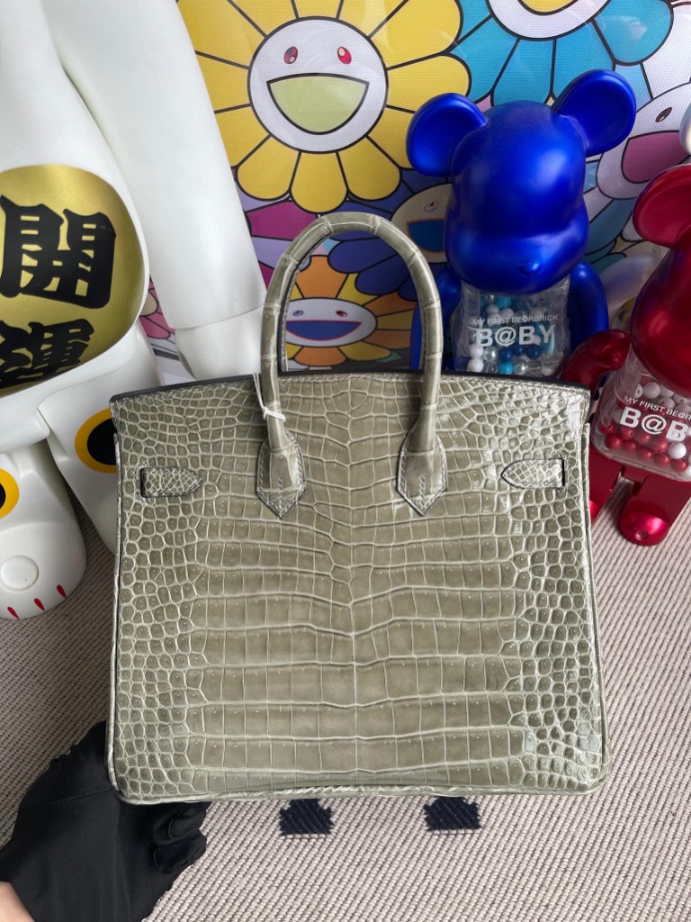 Hermès（爱马仕）Birkin 铂金包 Porosus shiny 亮面鳄鱼 ck81 斑鸠灰 Gris T 银扣 25cm 拱珠皮 顶级手缝