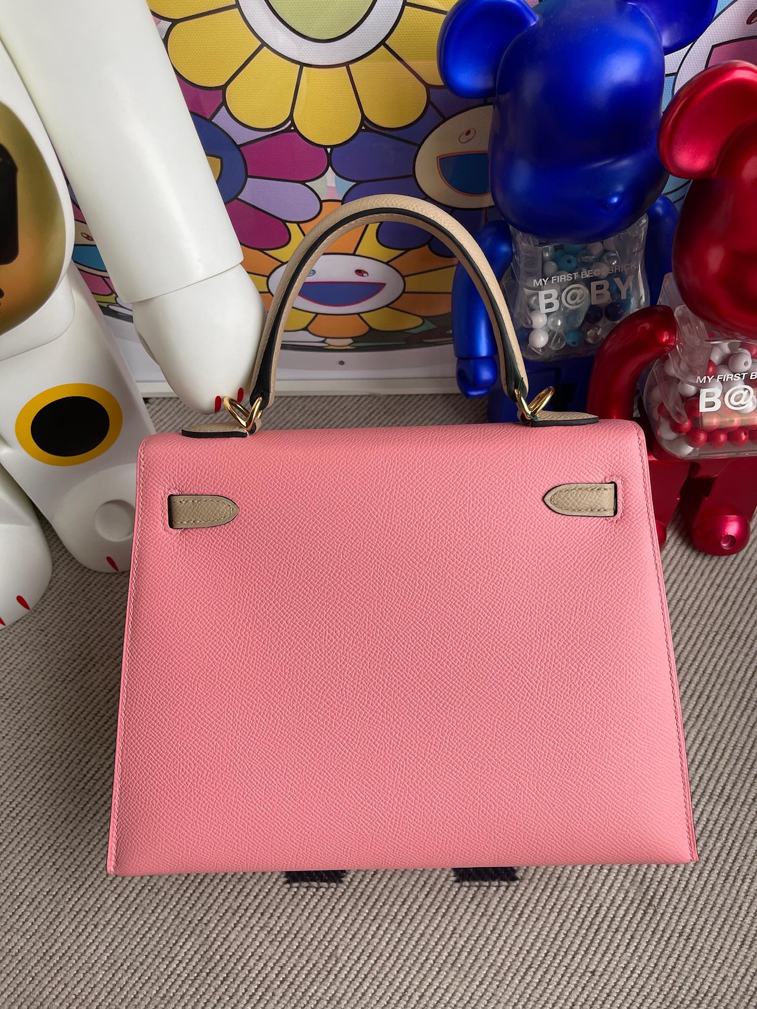Hermès（爱马仕）Kelly 凯莉包 Epsom 原厂掌纹皮 1Q 奶昔粉 拼 s2 风衣灰 金扣 25cm 定制