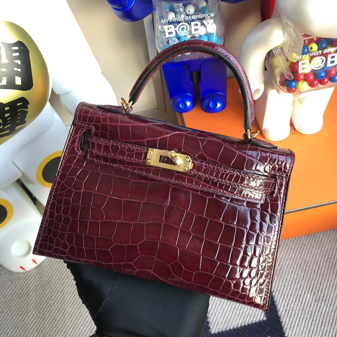 Hermès（爱马仕）Kelly Mini Ⅱ 迷你凯莉 亮面美洲鳄 Ck57 波尔多酒红 金扣 19cm