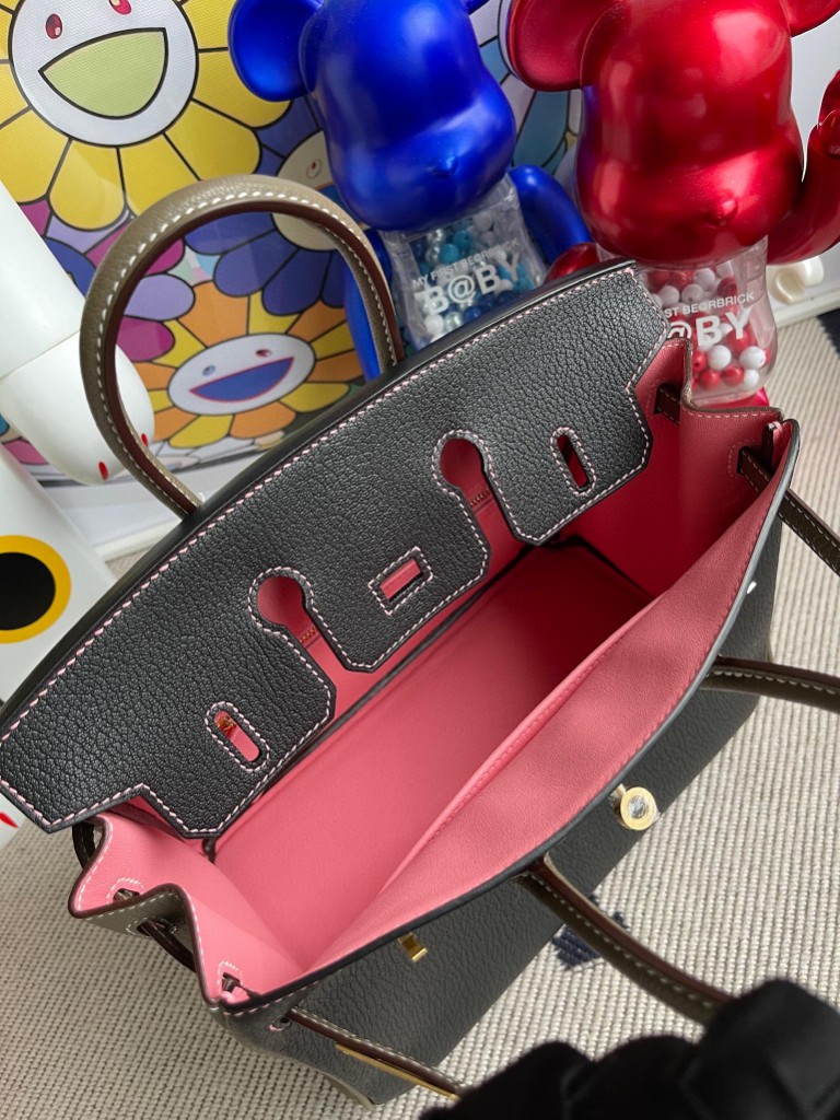 Hermès(爱马仕)Birkin 铂金包 Chevre 山羊皮 ck89 黑色 拼 大象灰 内拼 唇膏粉 磨砂金扣 马蹄印 25cm 定制-拉尔森鳄鱼皮具定制 - 爱马仕包包官网 Hermès(爱马仕)Birkin 铂金包 Chevre 山羊皮 ck89 黑色 拼 大象灰 内拼 唇膏粉 磨砂金扣 马蹄印 25cm 定制