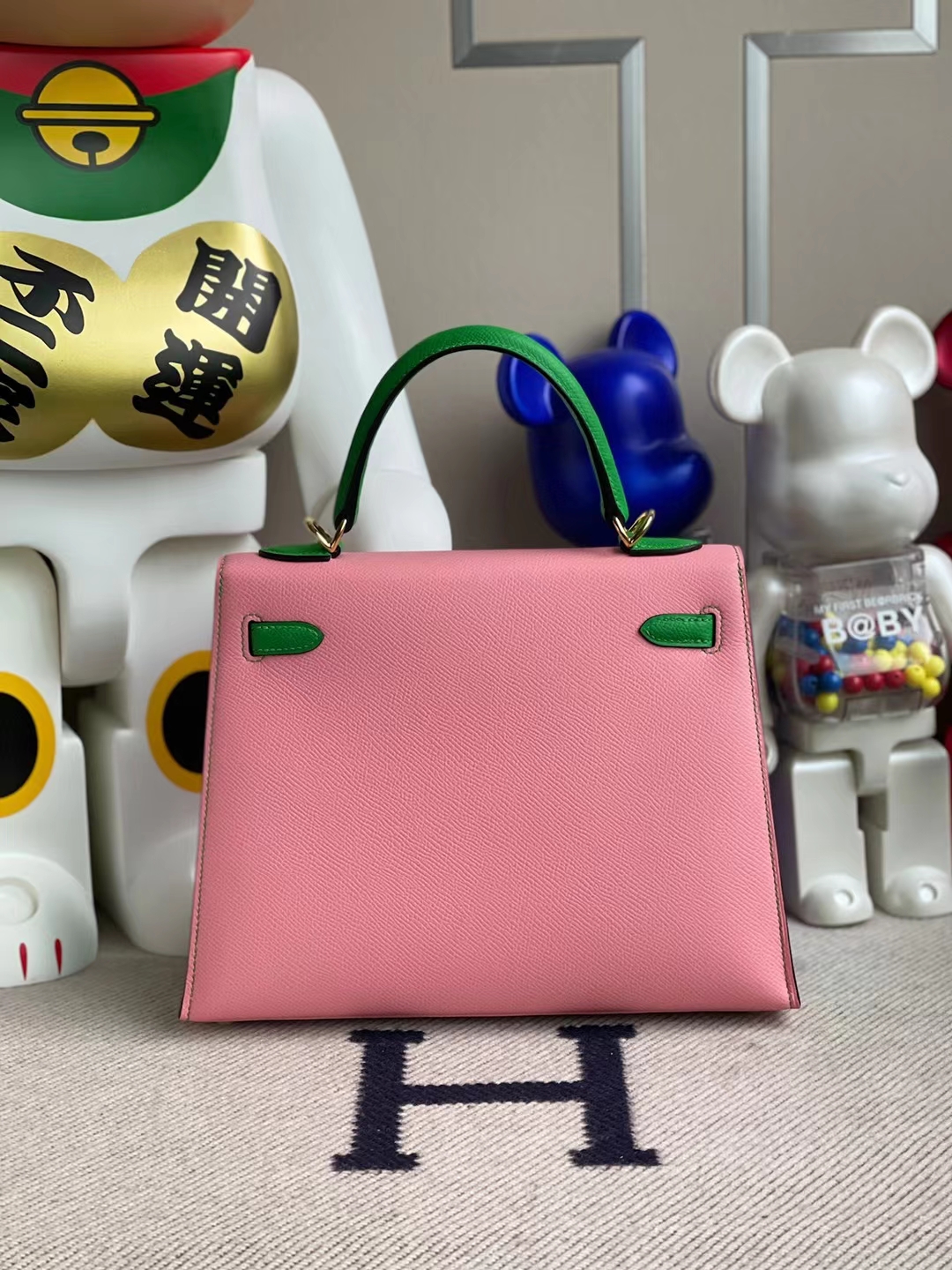 Hermès（爱马仕）Kelly 凯莉包 Epsom Hss 1Q 奶昔粉 拼 1K 竹子绿 金扣 25cm