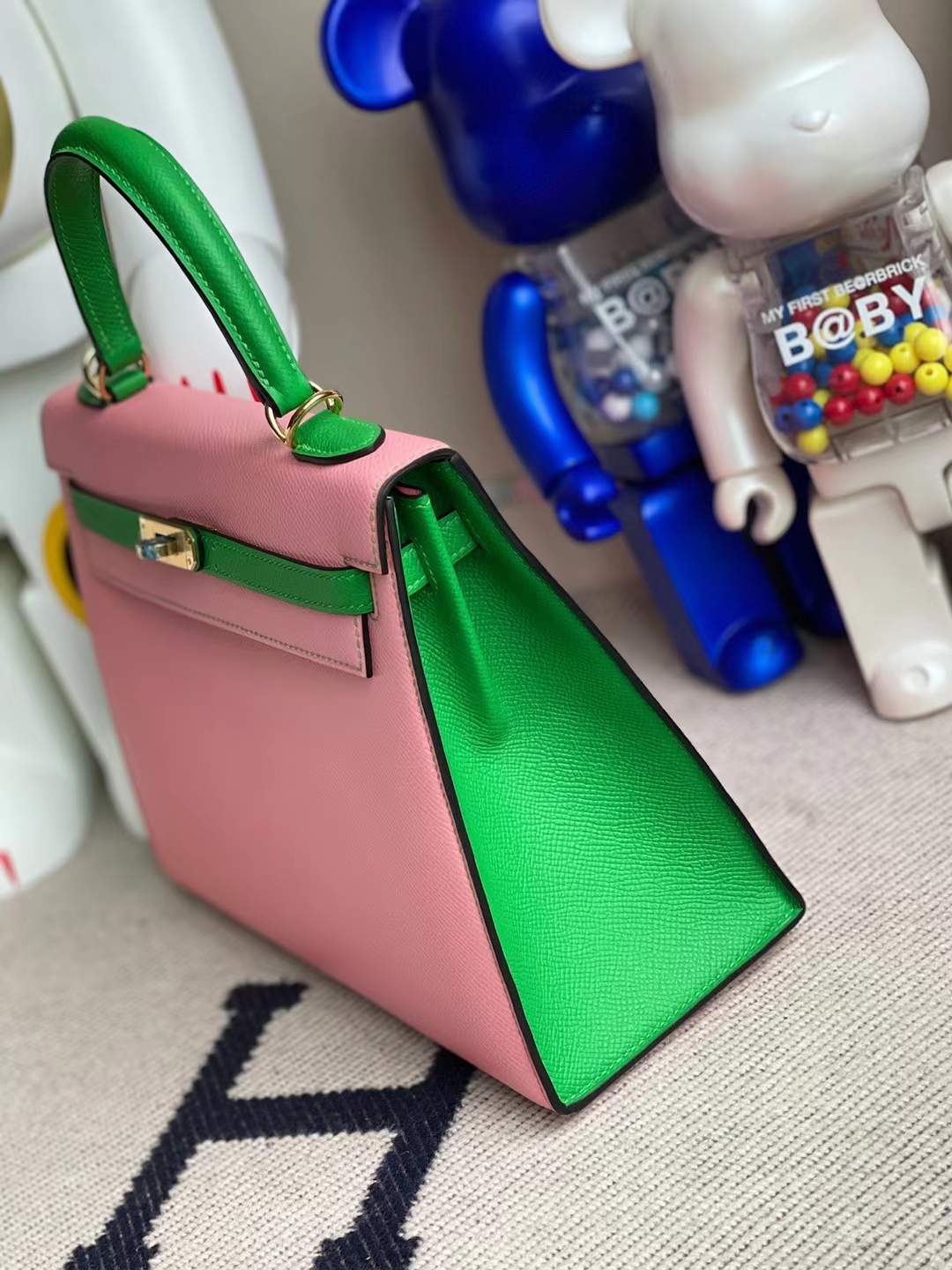 Hermès（爱马仕）Kelly 凯莉包 Epsom Hss 1Q 奶昔粉 拼 1K 竹子绿 金扣 25cm