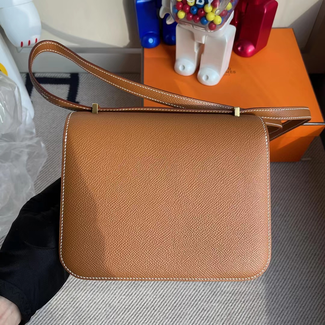 Hermès（爱马仕）Constance 空姐包 Epsom ck37 金棕色 金扣 19cm