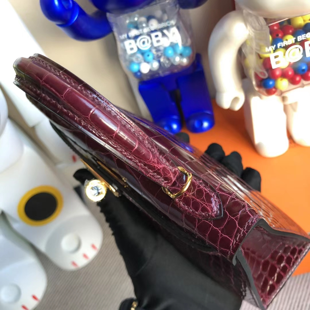 Hermès（爱马仕）Kelly Mini Ⅱ 迷你凯莉 亮面美洲鳄 Ck57 波尔多酒红 金扣 19cm