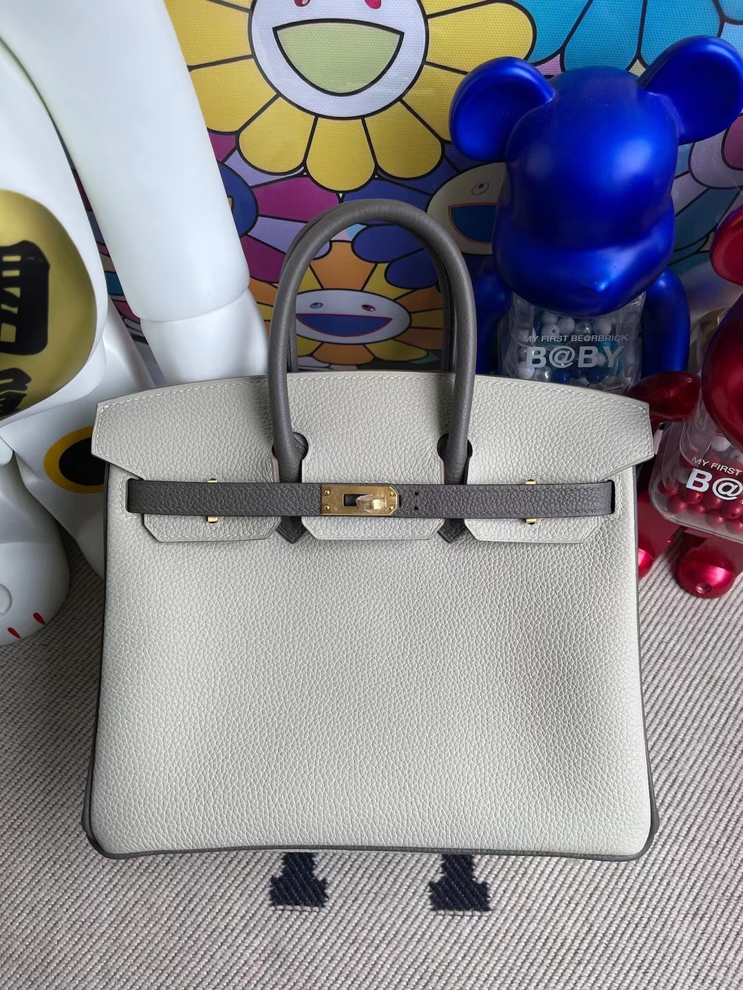 Hermès(爱马仕)Birkin 铂金包 togo ck80 珍珠灰 拼 m8 沥青灰 磨砂金扣 25cm-拉尔森鳄鱼皮具定制 - 爱马仕包包官网 Hermès(爱马仕)Birkin 铂金包 togo ck80 珍珠灰 拼 m8 沥青灰 磨砂金扣 25cm